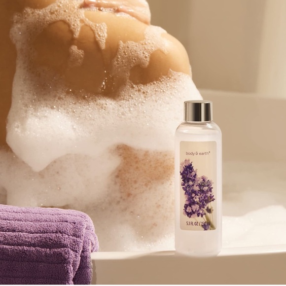 Lavender Spa Bath Basket Set~ Bubble Bath & Salts, Body Wash, Body Lotion Candle - Picture 2 of 5